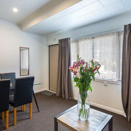 Abba Court Motel Куийнстаун Екстериор снимка