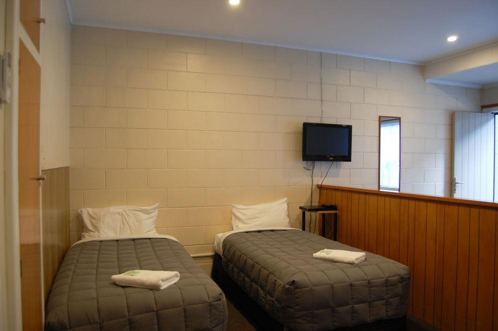 Abba Court Motel Куийнстаун Екстериор снимка