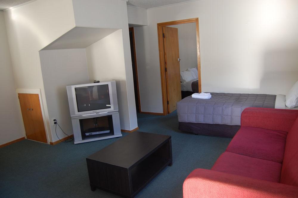 Abba Court Motel Куийнстаун Екстериор снимка