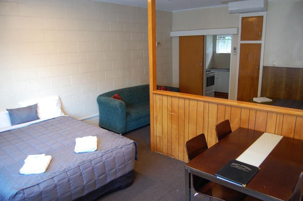 Abba Court Motel Куийнстаун Екстериор снимка