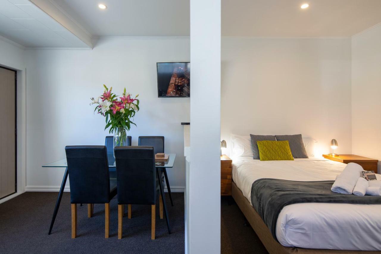 Abba Court Motel Куийнстаун Екстериор снимка