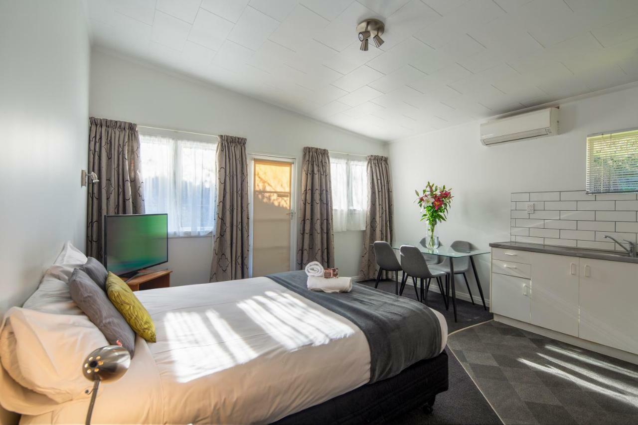 Abba Court Motel Куийнстаун Екстериор снимка