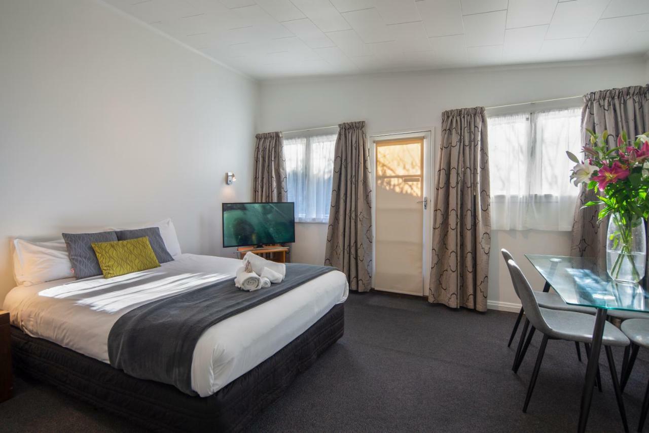 Abba Court Motel Куийнстаун Екстериор снимка